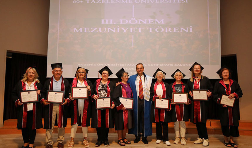 Tazelenme Üniversitesi'nden 110 Öğrenci Mezun Oldu (1)