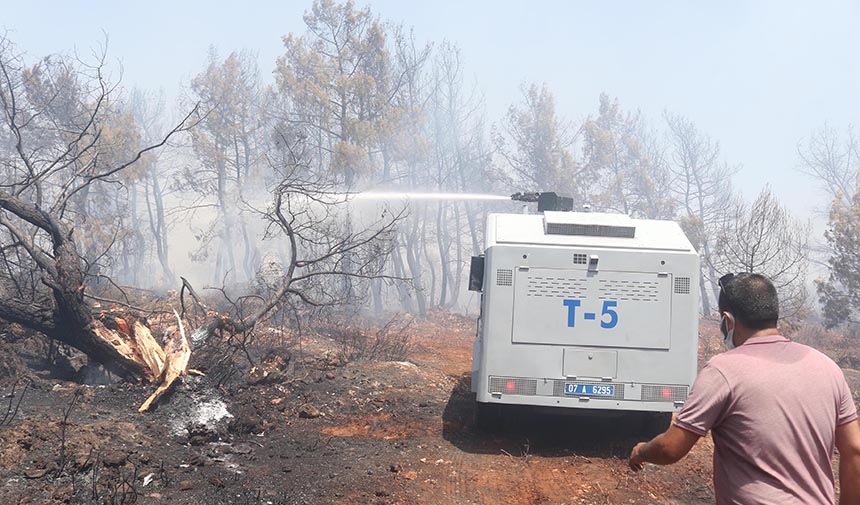 Antalyada Iki Ayrı Noktada Yangın (5)