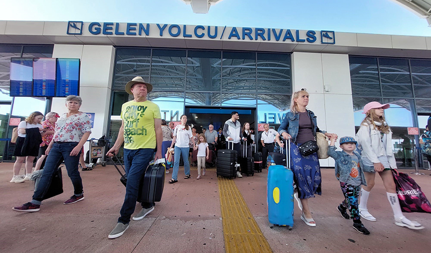 Antalya'da Yabancı Tatilci Yoğunluğu (1)