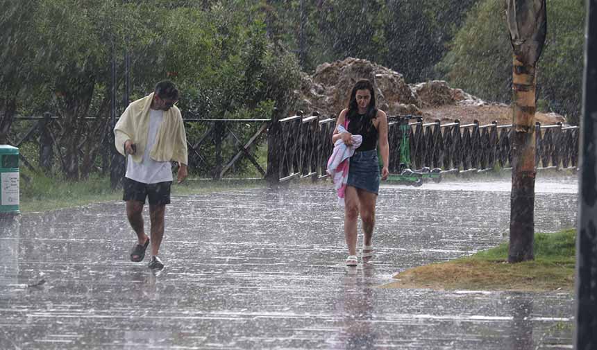 Antalyada Yağmur Ve Fırtına (8)