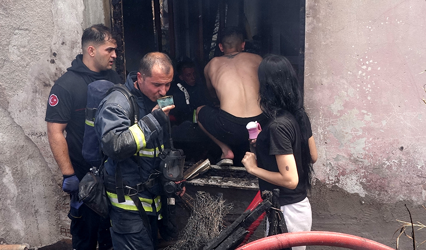 Otluk Ve Çalılık Alanda Başlayan Yangın Evi Küle Döndürdü (3)