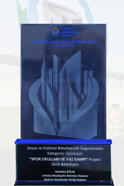 Seri̇k Beledi̇yesi̇ne Ödül 400X600