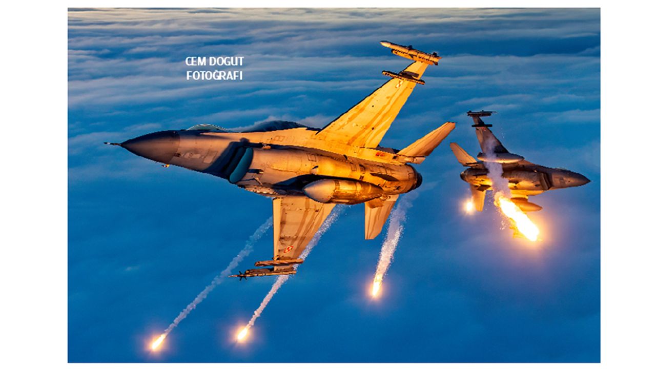 Türk Fotoğrafçı İle Türk F-16'ların Fotoğrafı Finalde