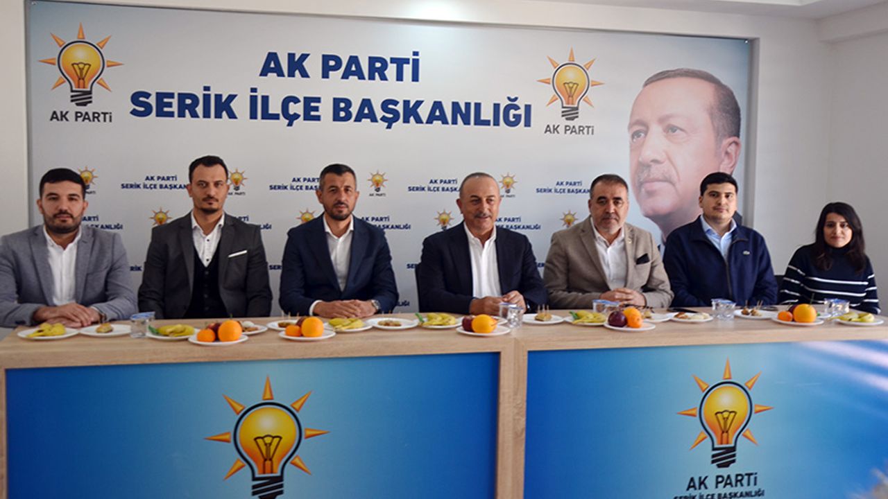 Çavuşoğlu'ndan, AK Parti Serik İlçe Başkanlığı'na Ziyaret