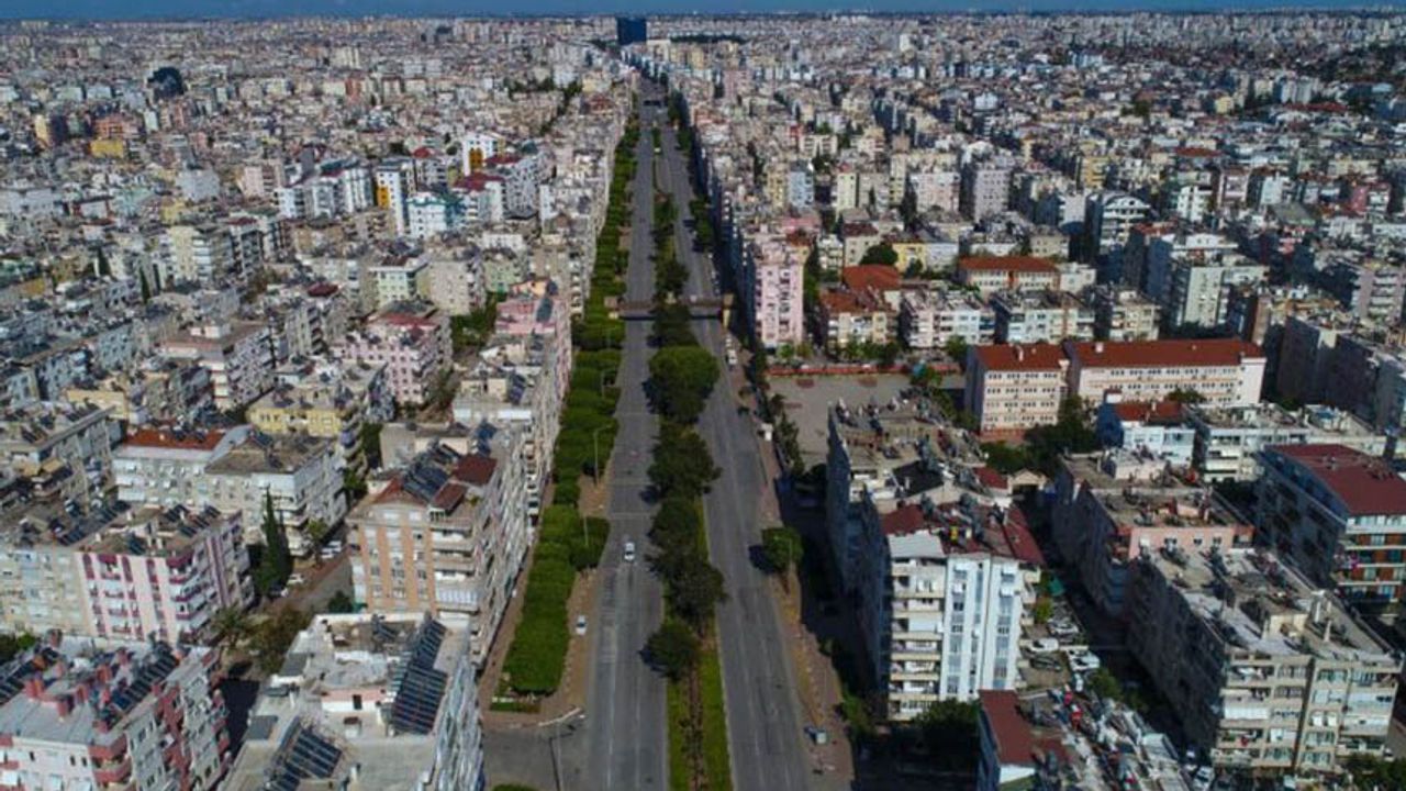 Antalya'nın Yeni Nüfusu 2 Milyon 696 Bin 249 Kişi