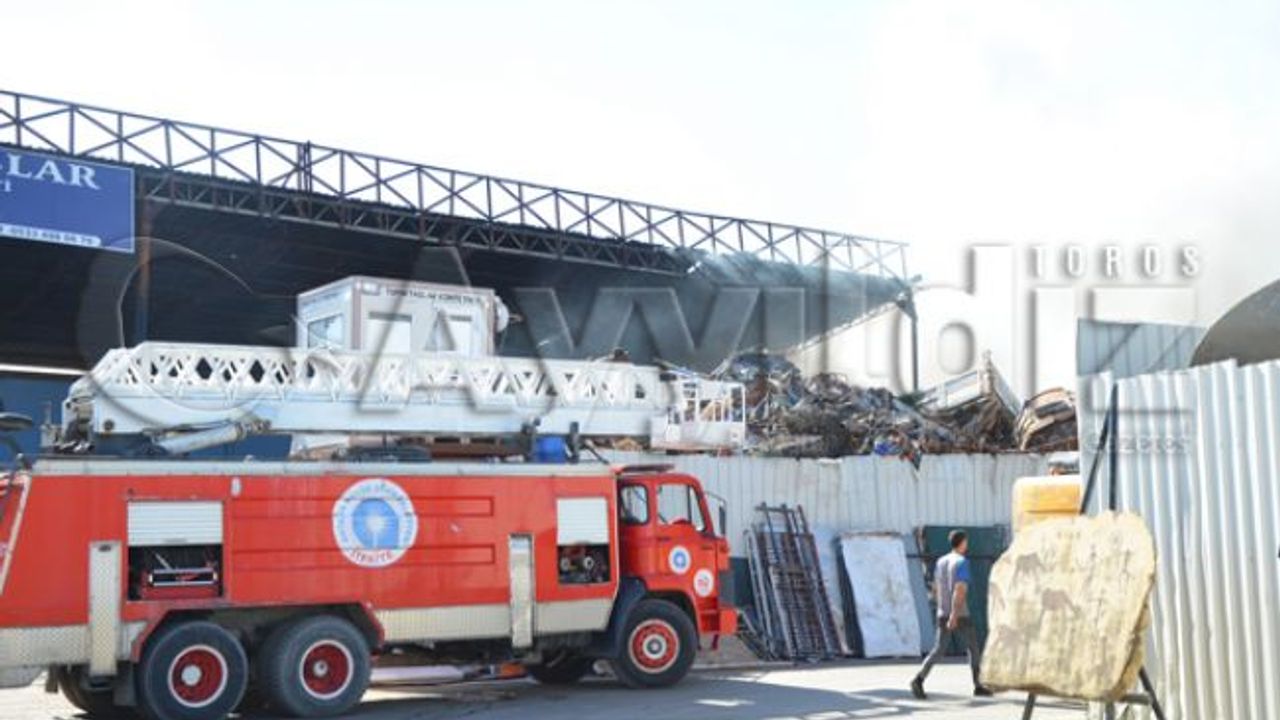 Serik Sanayi Sitesi'nde Yangın