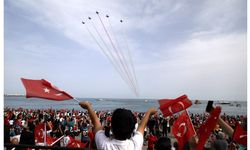 Türk Yıldızları'ndan Nefes Kesen Gösteri