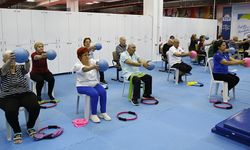 Parkinson Hastaları Egzersizlerini ASFİM'de Yapıyor
