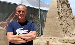 Türkiye'nin İlk Astronotu Gezeravcı'nın Kum Heykeli Yapılacak