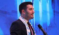 AK Gençlik’te Bayrak Değişimi