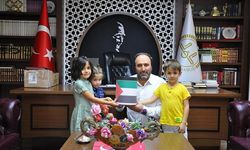 Kumbaralarındaki Paraları Filistin'e Bağışladılar