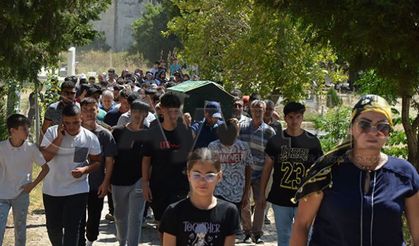 İKİ ARKADAŞ YAN YANA TOPRAĞA VERİLDİ