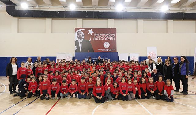 Antalya'da İlkokul Ve Ortaokul Öğrencileri Sporla Buluşturuluyor