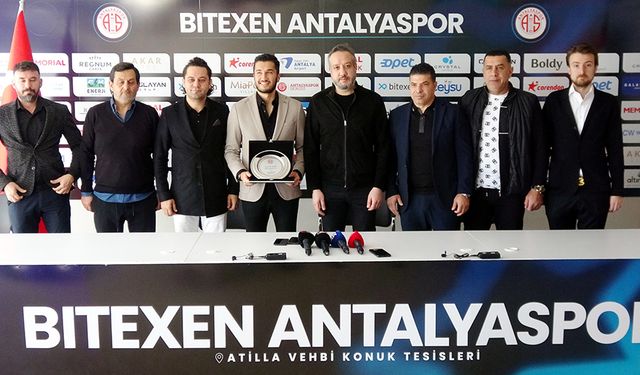 ANTALYASPOR'DAN AYRILAN NURİ ŞAHİN: KARALAR BAĞLAMAYA GEREK YOK