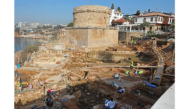 Hıdırlık Kulesi Çevresine Seyir Terası Projesi Başladı