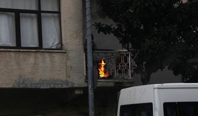 Evdeki Yangını İtfaiye Söndürdü