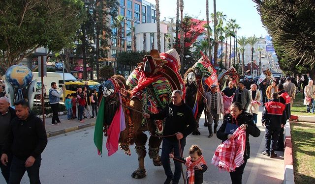 'Süslü Deve' Yarışması