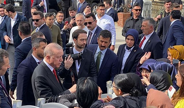 Cumhurbaşkanı Erdoğan, Cuma Namazını Mecek Camii'nde Kıldı