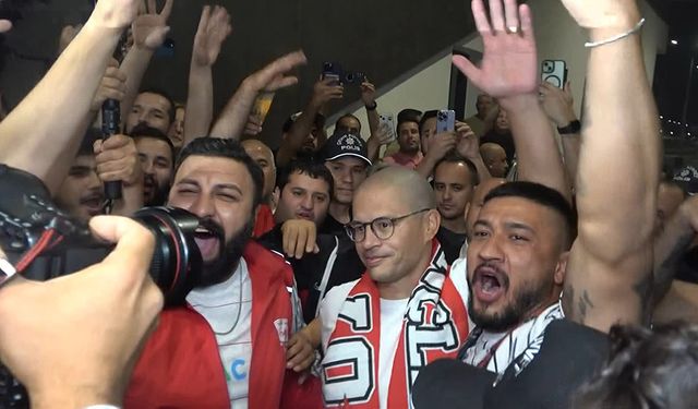Antalyaspor İle Sözleşme İmzalamak İçin Gelen Alex De Souza'ya Coşkulu Karşılama