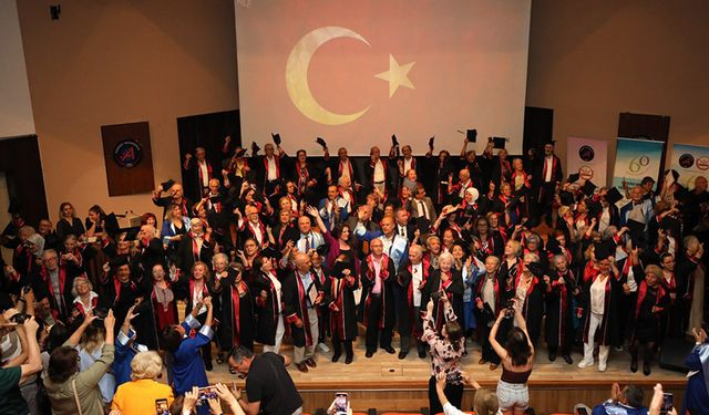 Tazelenme Üniversitesi'nden 110 Öğrenci Mezun Oldu