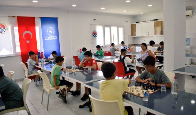 Hızlı Satranç Turnuvası Yapıldı