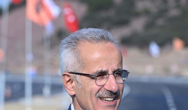 Bakan Uraloğlu: “Antalya'nın Şehir İçi Trafiği Nefes Alacak”