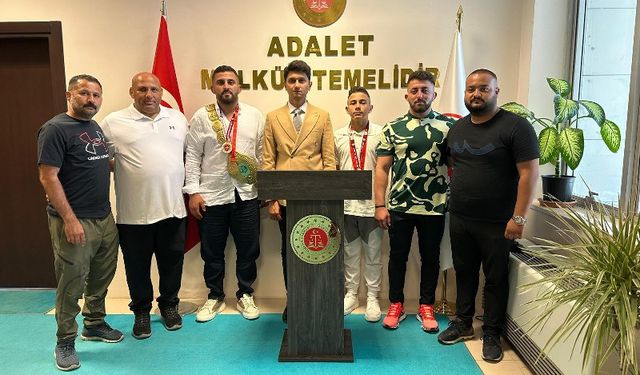 Özel, Çilenker Kardeşleri Kabul Etti