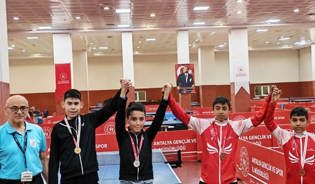 Cumhuriyet’in Yıldızları Antalya’da Parladı