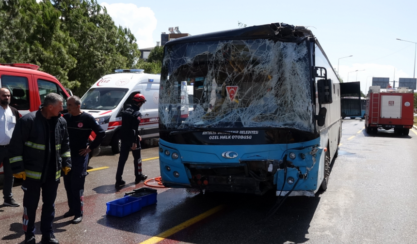 Antalya’da Kaza: 8 Yaralı