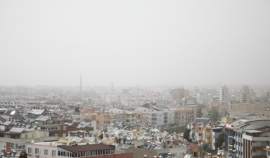 Antalya'da Nem Oranı Yüzde 88'e Ulaştı, Nem Bulutları Oluştu