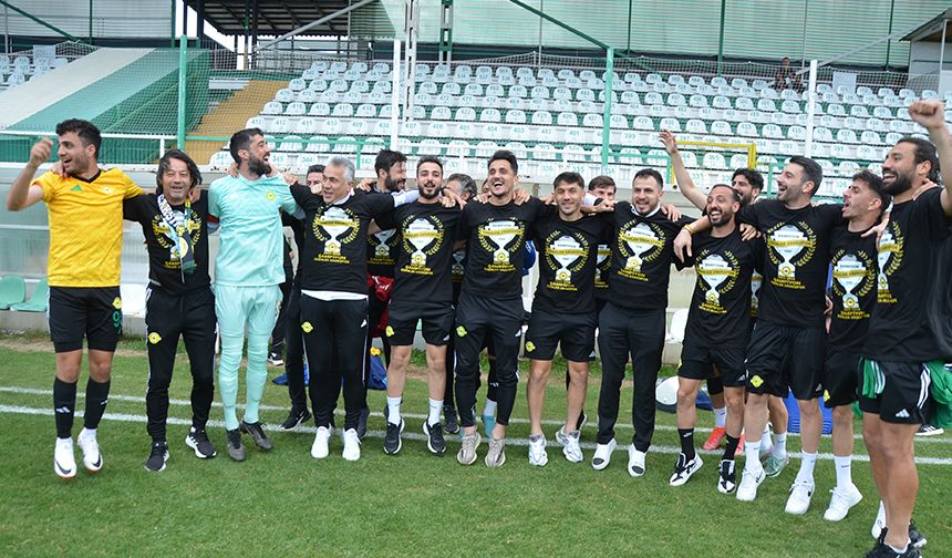Genç Takımla Sahaya Çıkan Serik Belediyespor'u 6-0 Yenen Esenler Erokspor Şampiyon Olarak 1'inci Lig'de