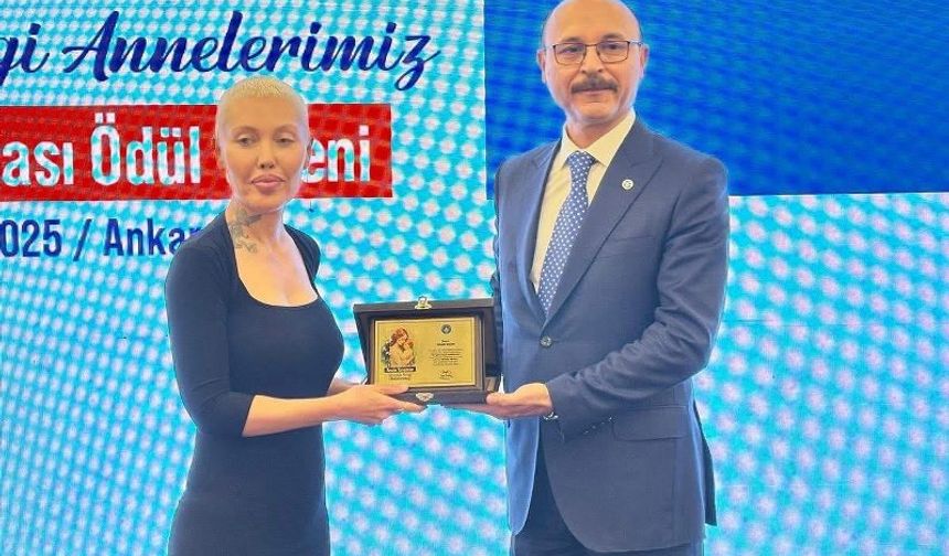 Tülin Hoca’ya ‘Sonsuz Şefkat’ Ödülü