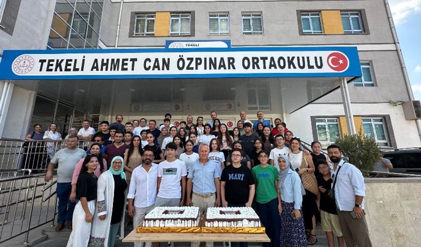 Tekeli ‘Başarının’ Sevincini Kutluyor